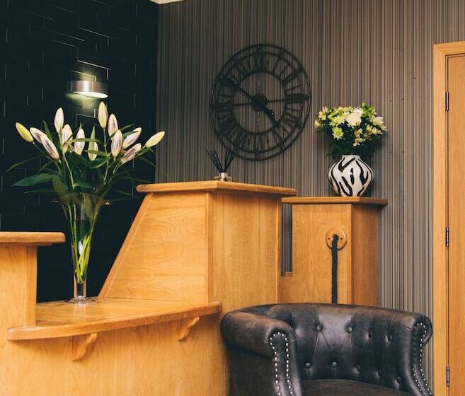 酒店 Nevis Bank Inn