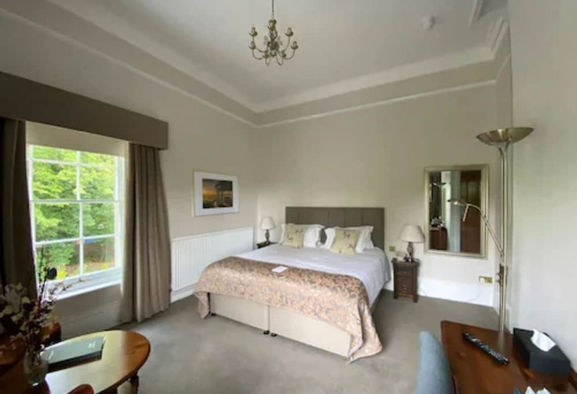 فندق Reigate Manor