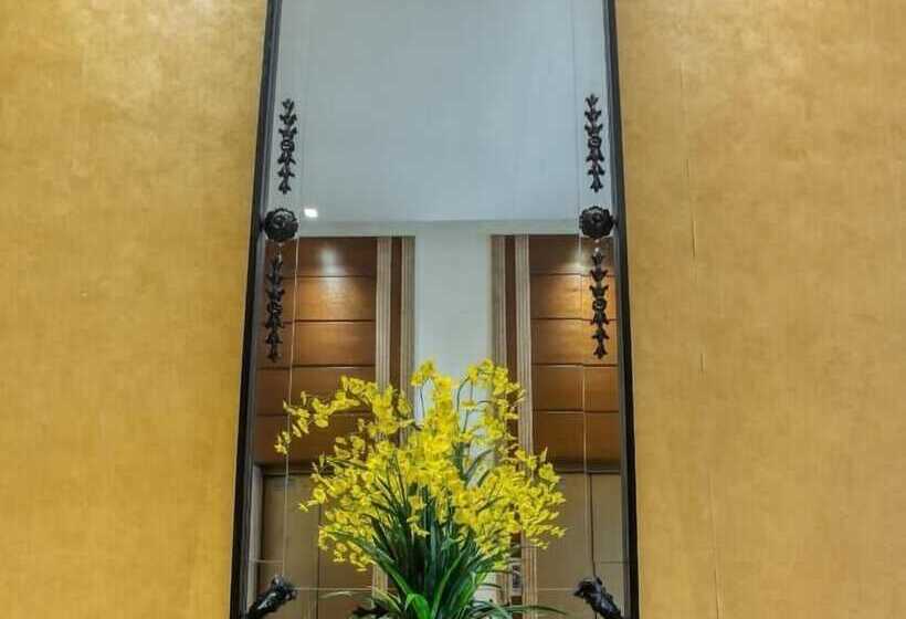 Roochelle Hotel By Nobile