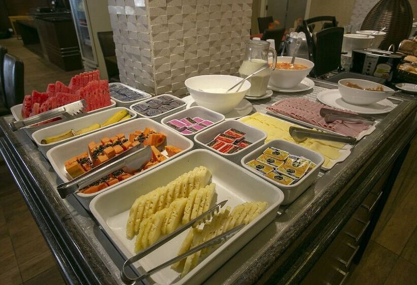 Roochelle Hotel By Nobile