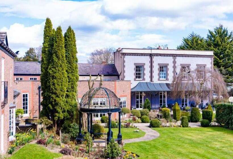 Отель Rossett Hall