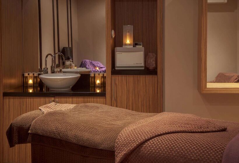 Отель Stratford Manor