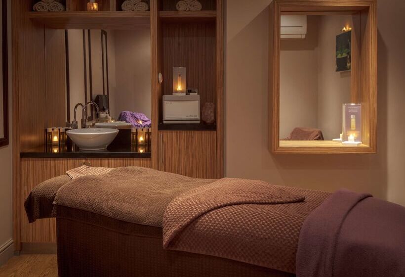 Отель Stratford Manor