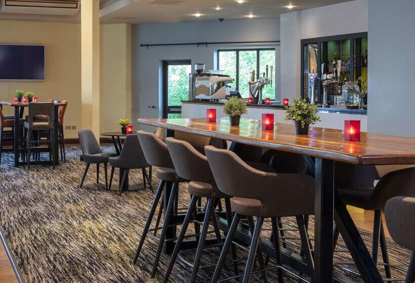 Отель Stratford Manor