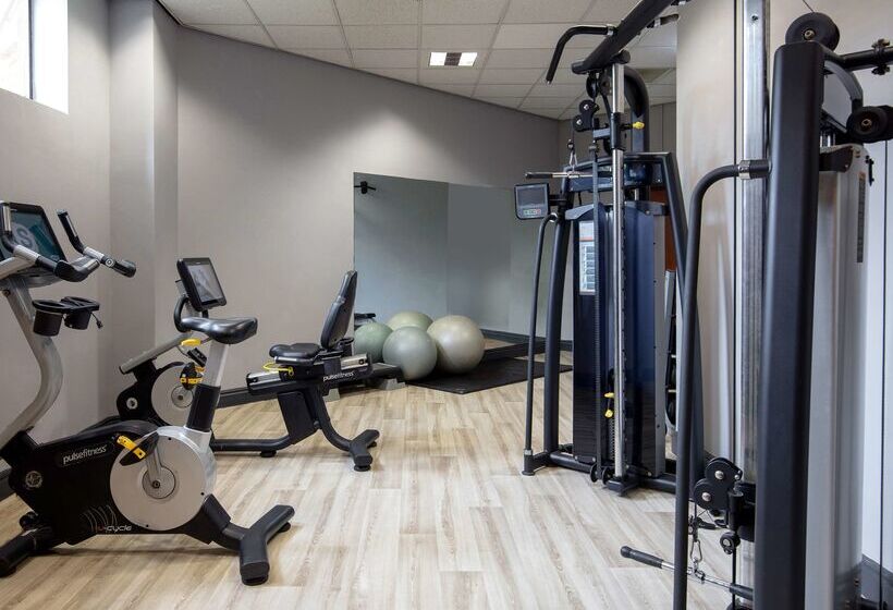 Отель Stratford Manor