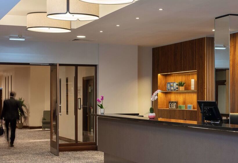 Отель Stratford Manor