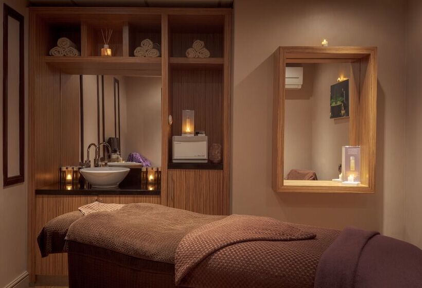 Отель Stratford Manor