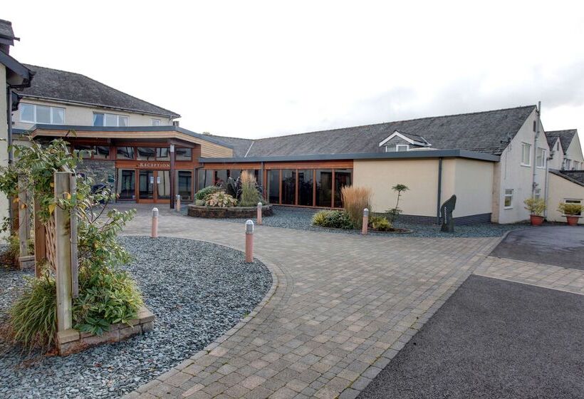 Отель Lake District Castle Inn