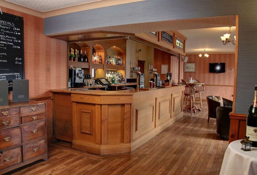 Отель Lake District Castle Inn