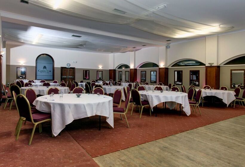 Отель Lake District Castle Inn