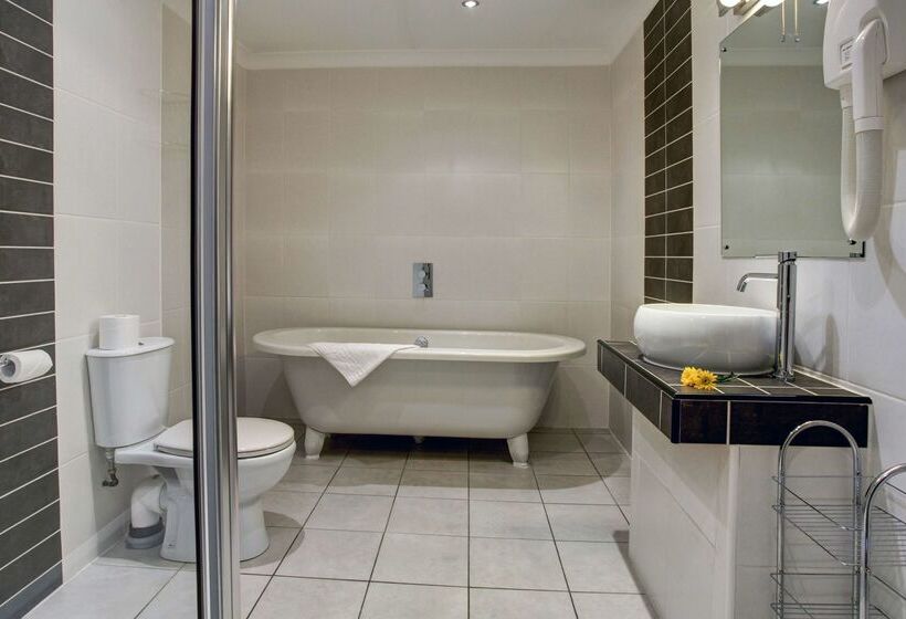 Отель Lake District Castle Inn