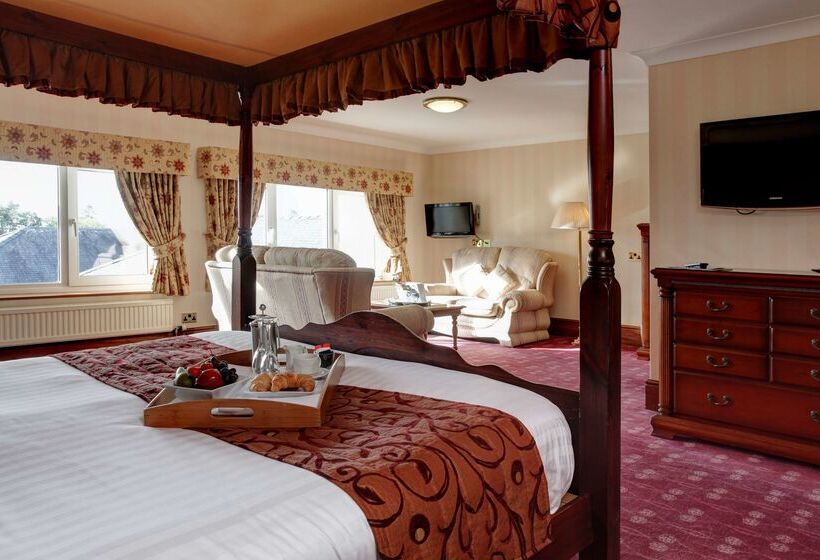 Отель Lake District Castle Inn