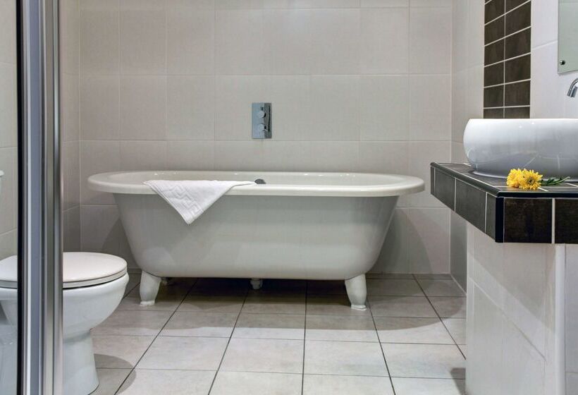 Отель Lake District Castle Inn