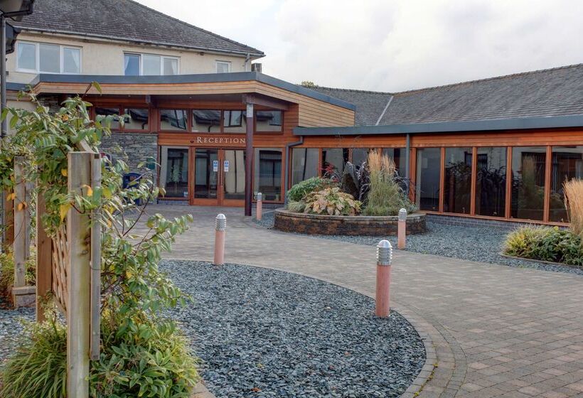 Отель Lake District Castle Inn