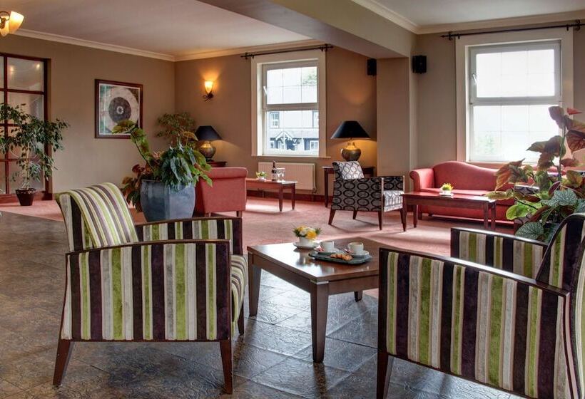 Отель Lake District Castle Inn