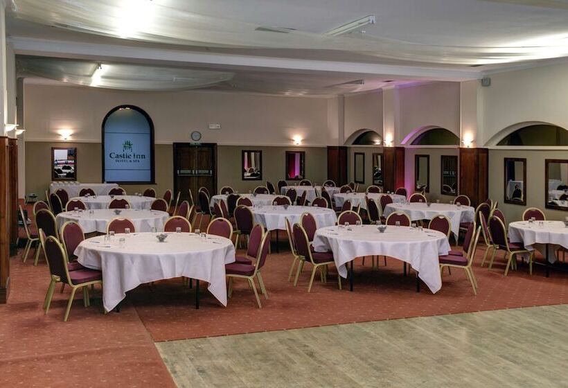 Отель Lake District Castle Inn