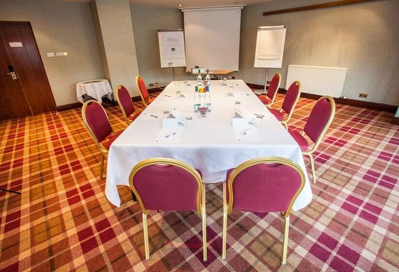 Отель Lake District Castle Inn