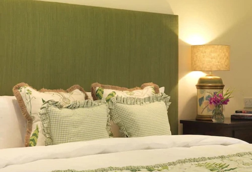 בית מלון כפרי The Hare & Hounds