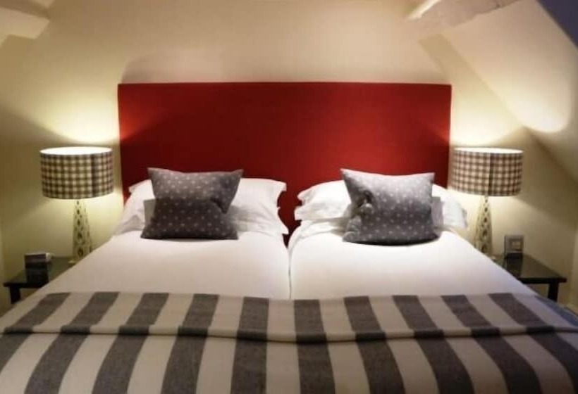 בית מלון כפרי The Hare & Hounds