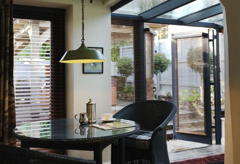 בית מלון כפרי The Hare & Hounds