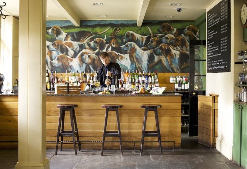 בית מלון כפרי The Hare & Hounds