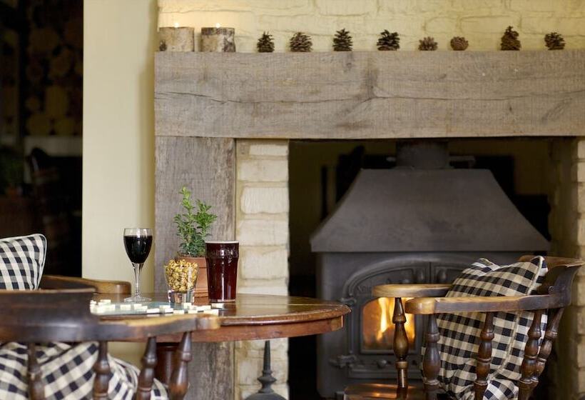 בית מלון כפרי The Hare & Hounds