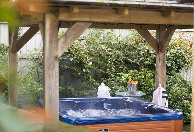 בית מלון כפרי The Hare & Hounds