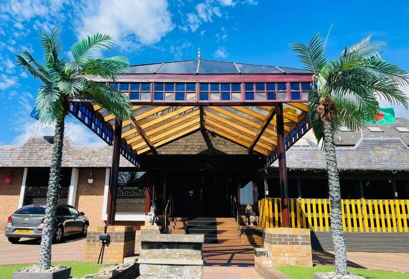 Отель The Lovat