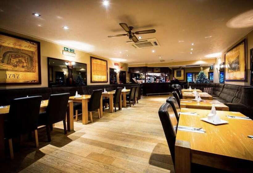 Отель The Lovat