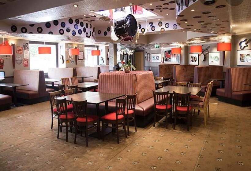 בית מלון כפרי The Lovat