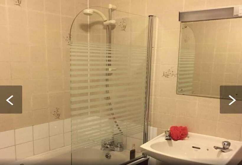 בית מלון כפרי The Lovat