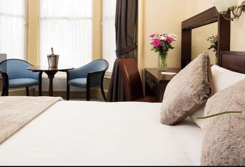 בית מלון כפרי The Lovat