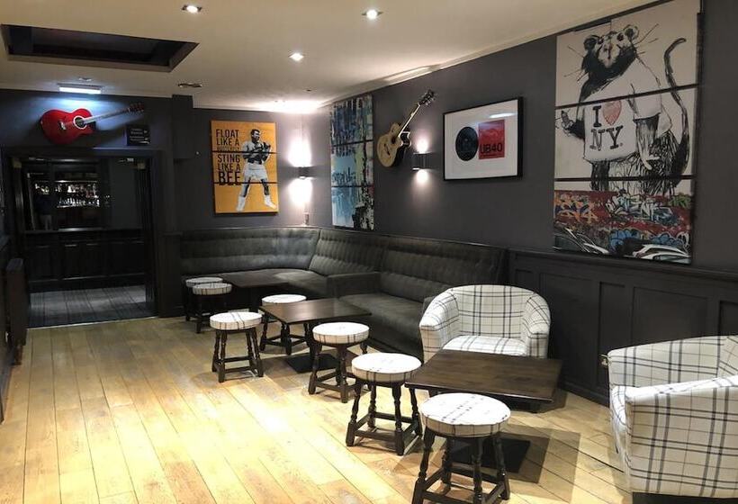 Отель The Lovat