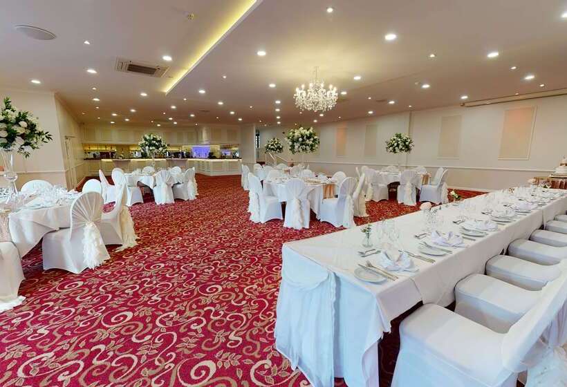 Worcester Bank House Hotel Spa & Golf; Bw Premier Collection