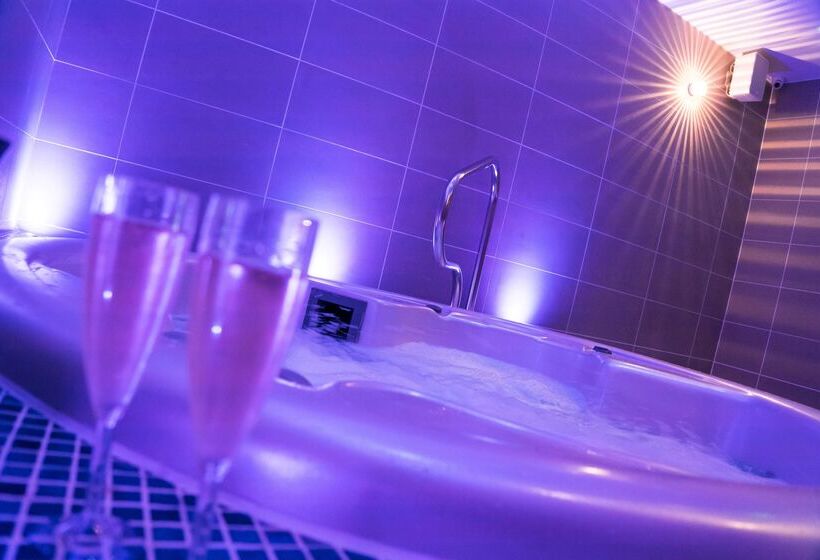 Worcester Bank House Hotel Spa & Golf; Bw Premier Collection