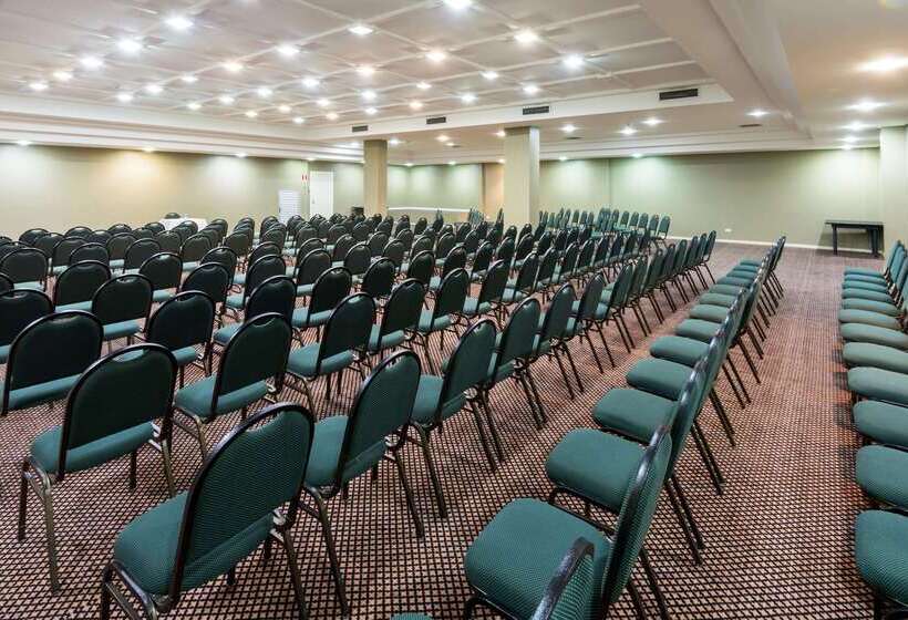 ホテル Wyndham Golden Foz Suites