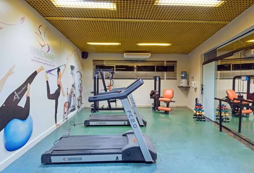 ホテル Wyndham Golden Foz Suites