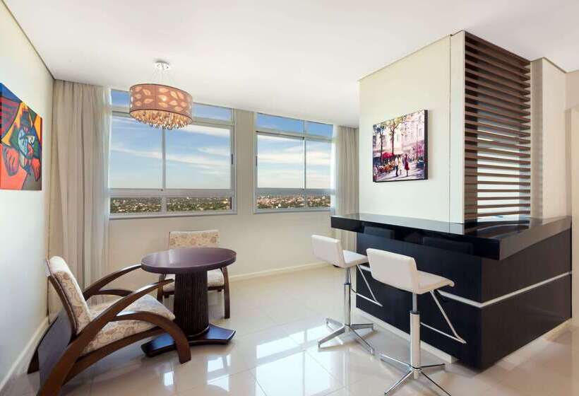 ホテル Wyndham Golden Foz Suites