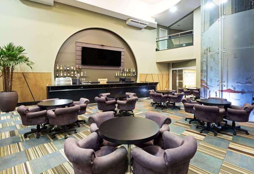 ホテル Wyndham Golden Foz Suites