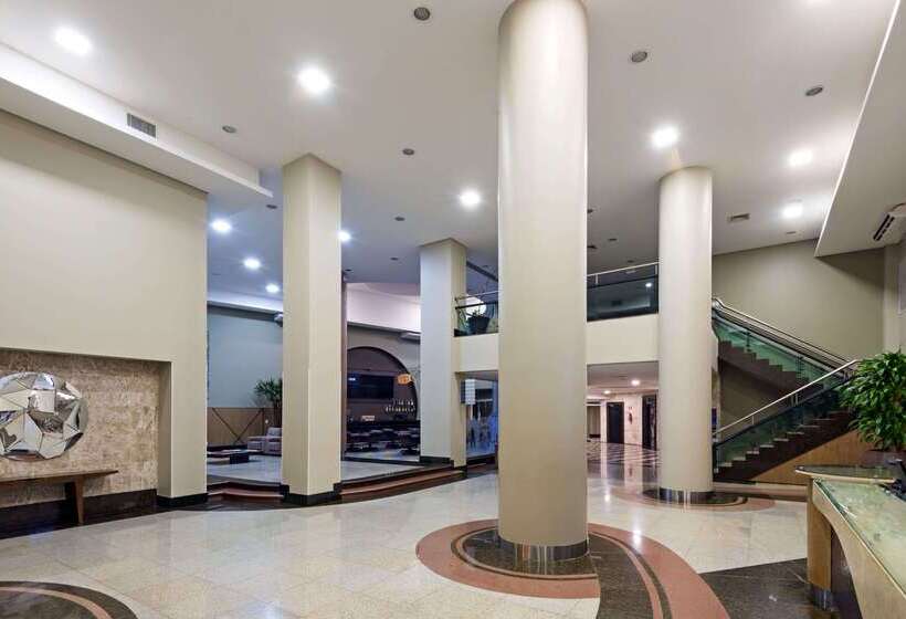 ホテル Wyndham Golden Foz Suites