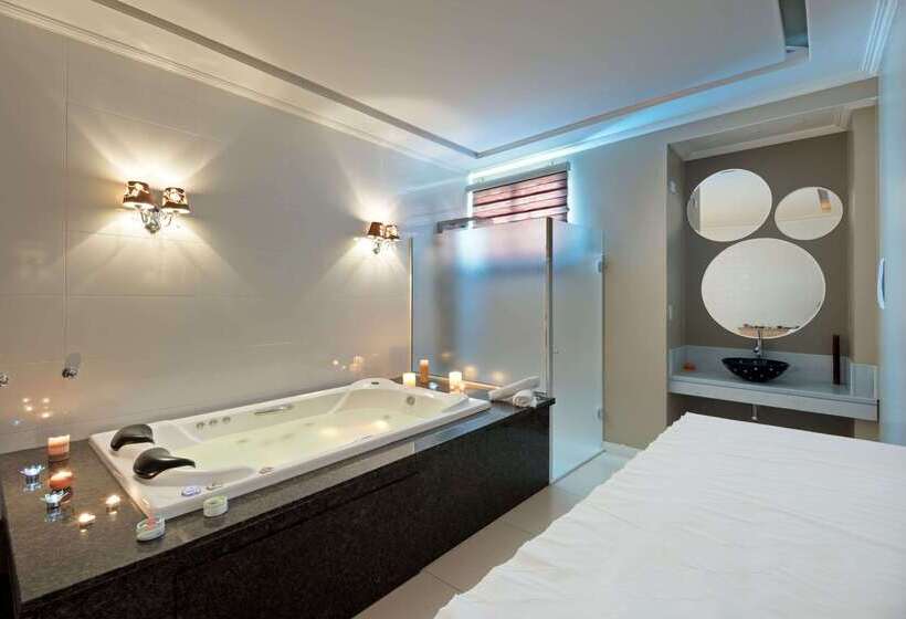 ホテル Wyndham Golden Foz Suites