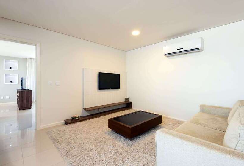 ホテル Wyndham Golden Foz Suites