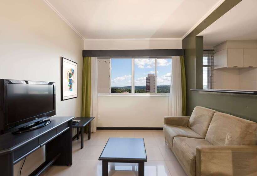 ホテル Wyndham Golden Foz Suites