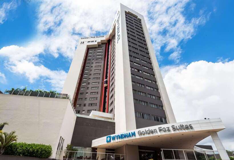 ホテル Wyndham Golden Foz Suites