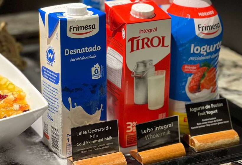 ホテル Wyndham Golden Foz Suites