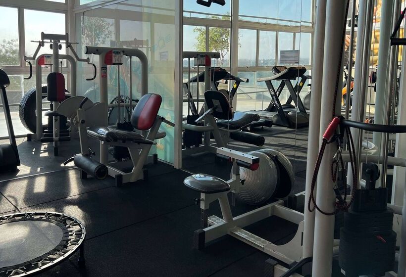 ホテル Wyndham Golden Foz Suites