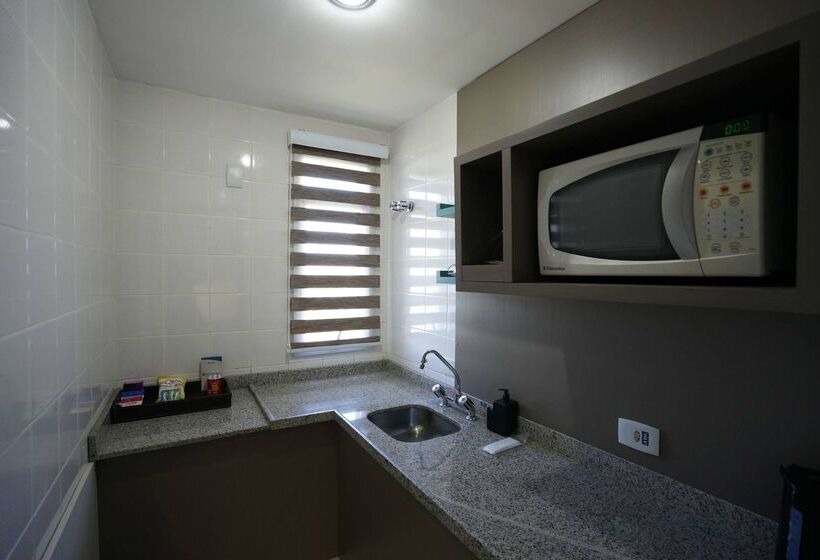 ホテル Wyndham Golden Foz Suites