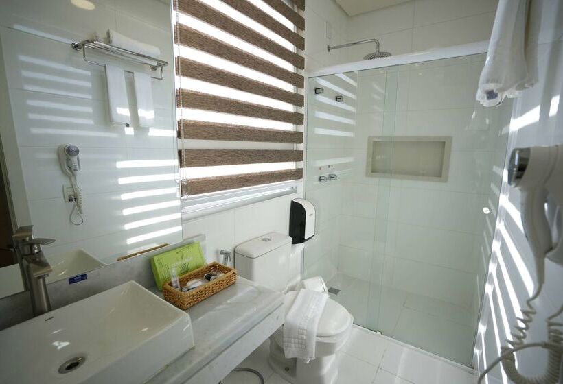 ホテル Wyndham Golden Foz Suites