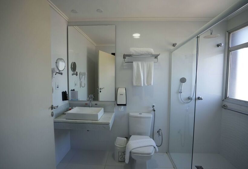 ホテル Wyndham Golden Foz Suites