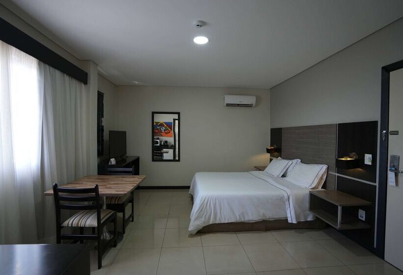 ホテル Wyndham Golden Foz Suites